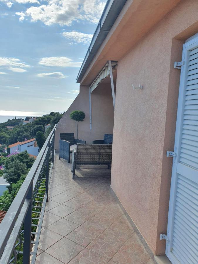 Apartment Zadoda Omis Exterior photo