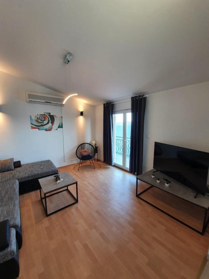 Apartment Zadoda Omis Exterior photo